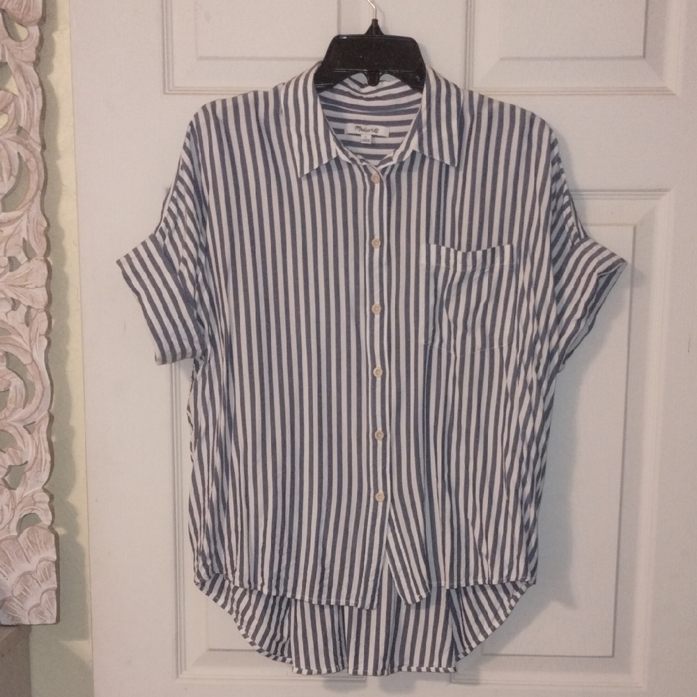 Madewell Blue and White Casual Button Down Shirt - Cuffed Short Sleeve